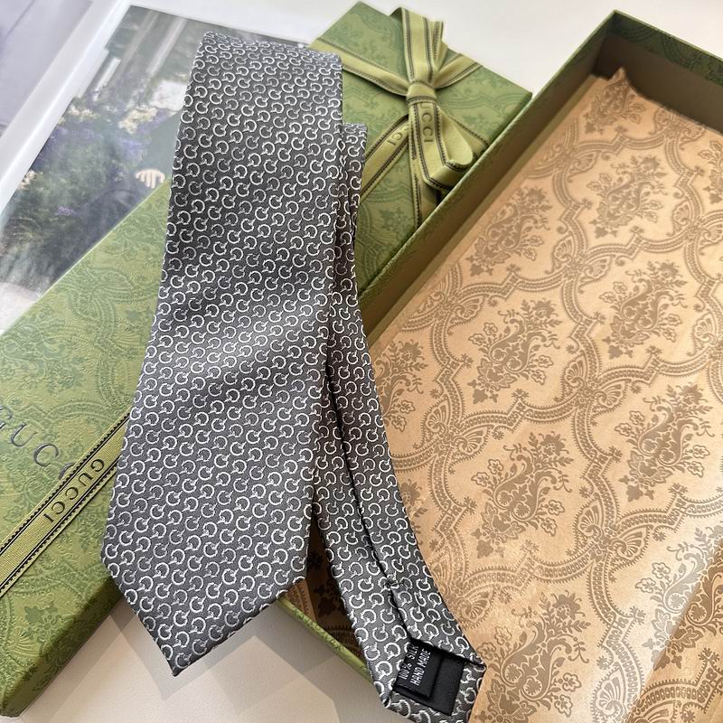 GRAVATA GUCCI  GG HORSEBIT SILK JACQUARD TIE