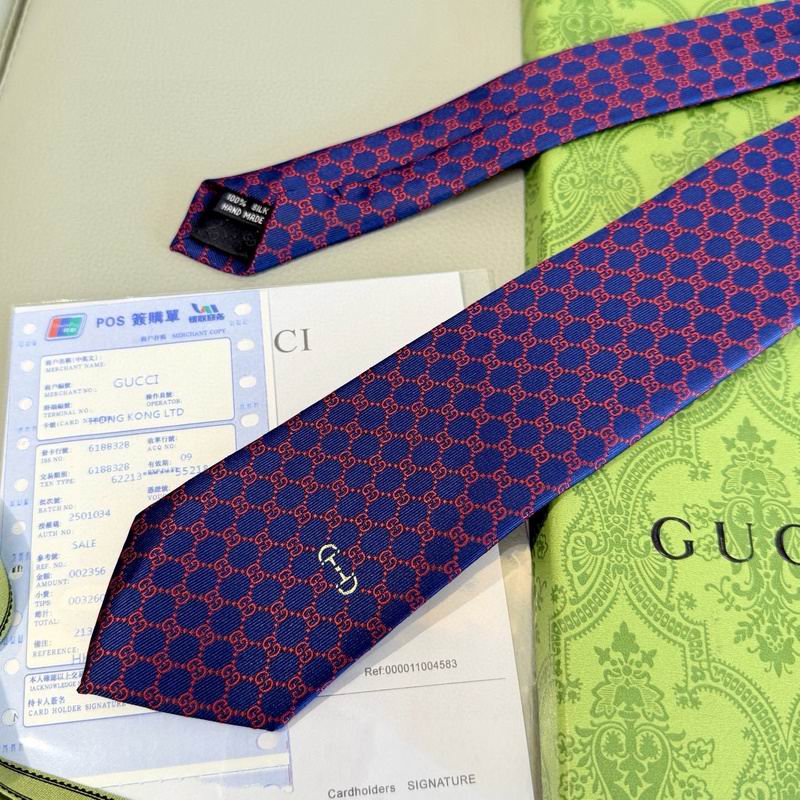 GRAVATA GUCCI  DE JACQUARD DE SEDA COM PADRÃO MINI GG