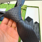 GRAVATA GUCCI GG EM JACQUART DE SEDA