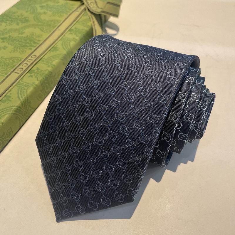 GRAVATA GUCCI DE SEDA COM ESTAMPA DOUBLE G