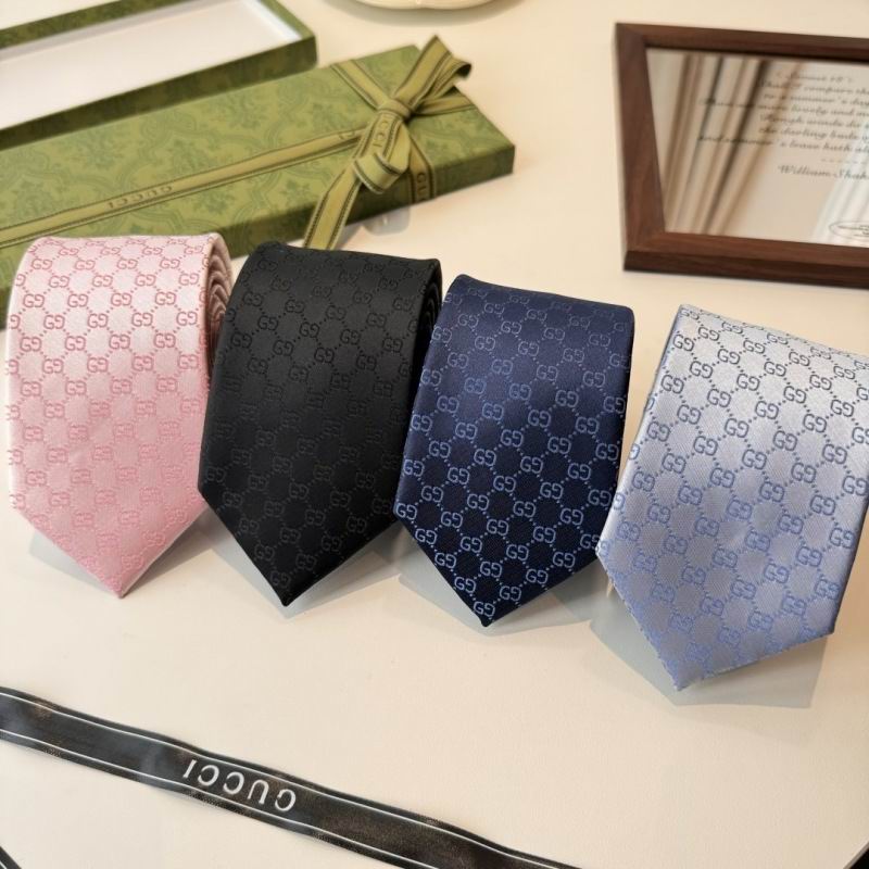 GRAVATA GUCCI  DE JACQUARD DE SEDA COM PADRÃO GG