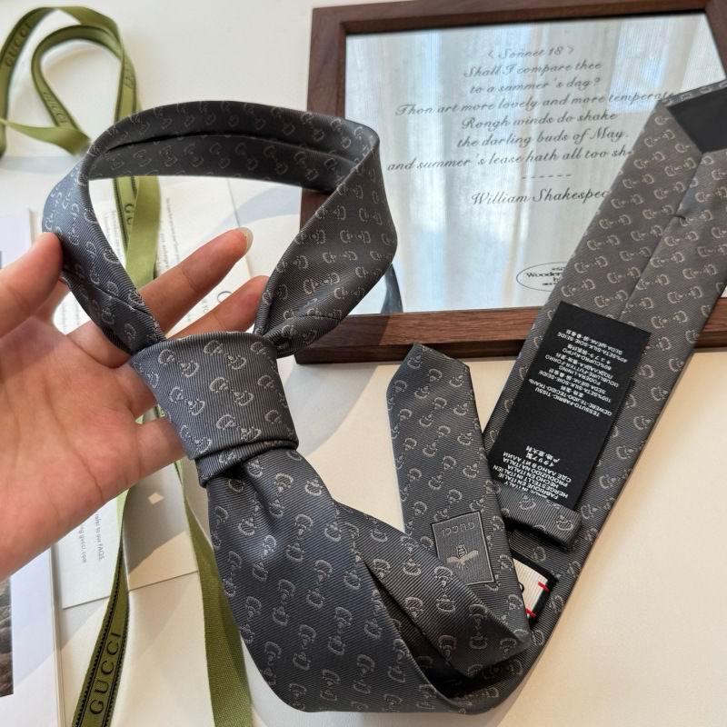 GRAVATA GUCCI HORSEBIT DE JACQUARD DE SEDA