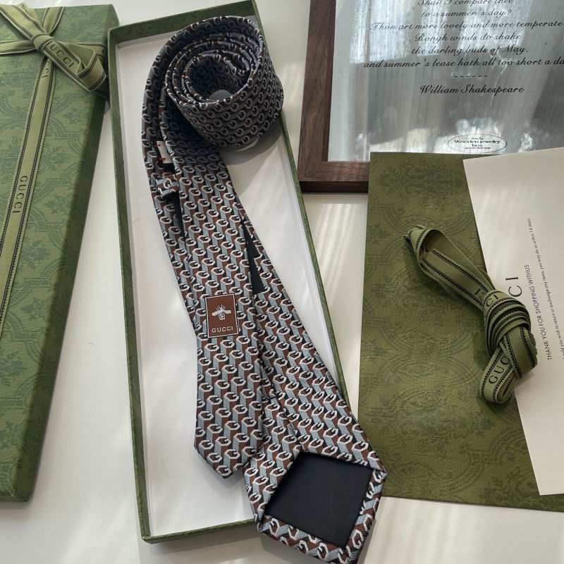GRAVATA GUCCI INTERLOCKING G CHAIN