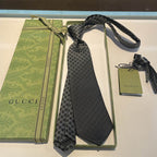 GRAVATA GUCCI DE SEDA COM ESTAMPA DOUBLE G