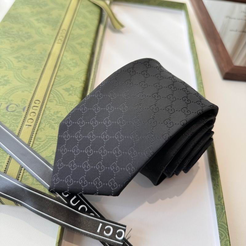GRAVATA GUCCI  DE JACQUARD DE SEDA COM PADRÃO GG