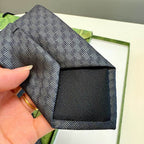 GRAVATA GUCCI GG EM JACQUART DE SEDA