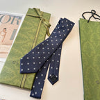 GRAVATA GUCCI DE SEDA JACQUART COM ESTAMPA DE ABELHAS GUCCI