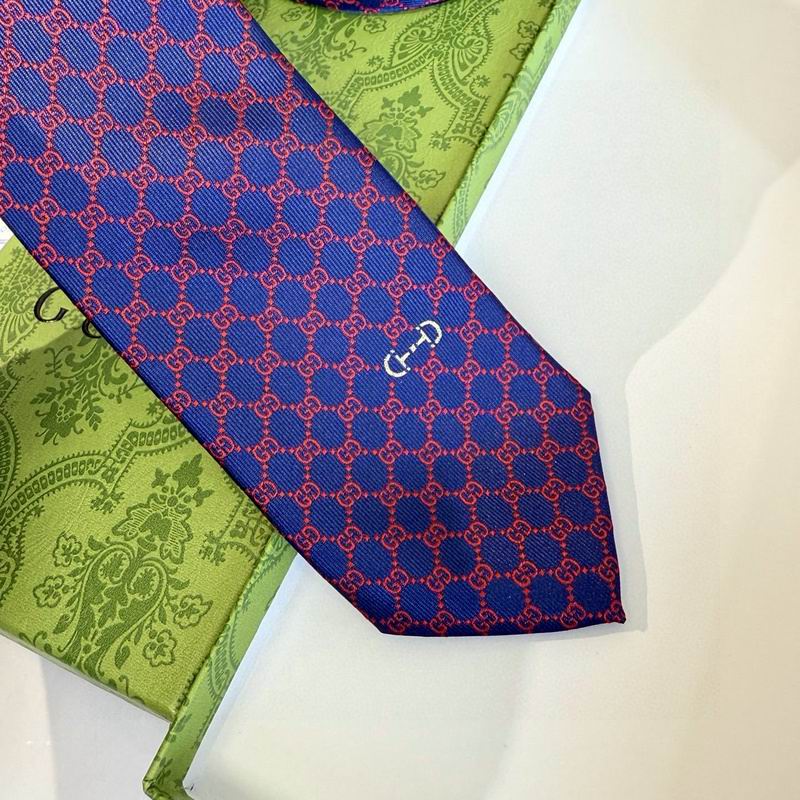 GRAVATA GUCCI  DE JACQUARD DE SEDA COM PADRÃO MINI GG