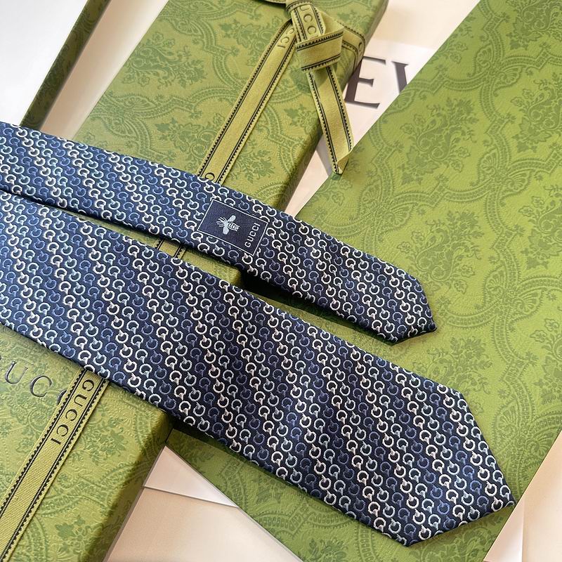 GRAVATA GUCCI  GG HORSEBIT SILK JACQUARD TIE
