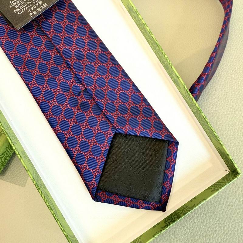 GRAVATA GUCCI  DE JACQUARD DE SEDA COM PADRÃO MINI GG