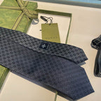 GRAVATA GUCCI DE SEDA COM ESTAMPA DOUBLE G