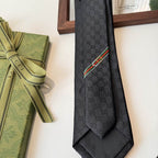 GRAVATA GUCCI  DE JACQUARD DE SEDA COM PADRÃO GG