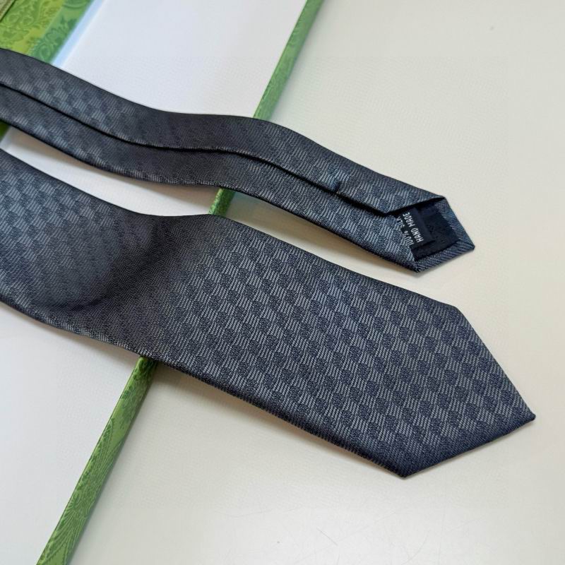GRAVATA GUCCI GG EM JACQUART DE SEDA