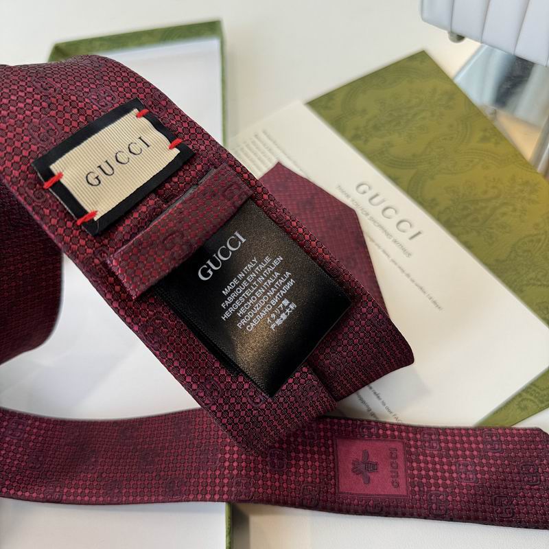 GRAVATA GUCCI DE SEDA COM MONOGRAMA GG