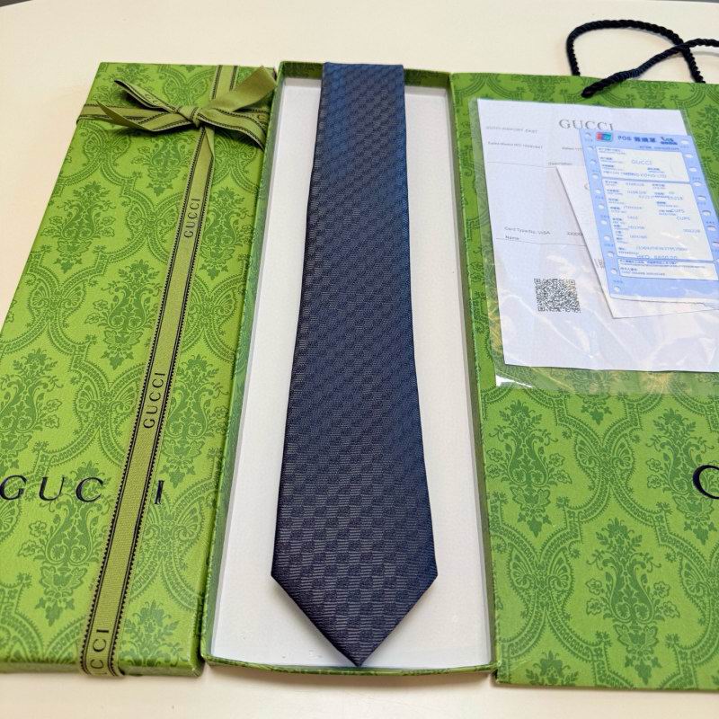 GRAVATA GUCCI GG EM JACQUART DE SEDA