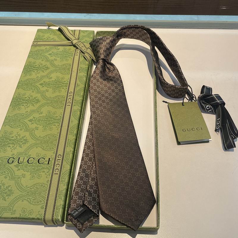 GRAVATA GUCCI DE SEDA COM ESTAMPA DOUBLE G