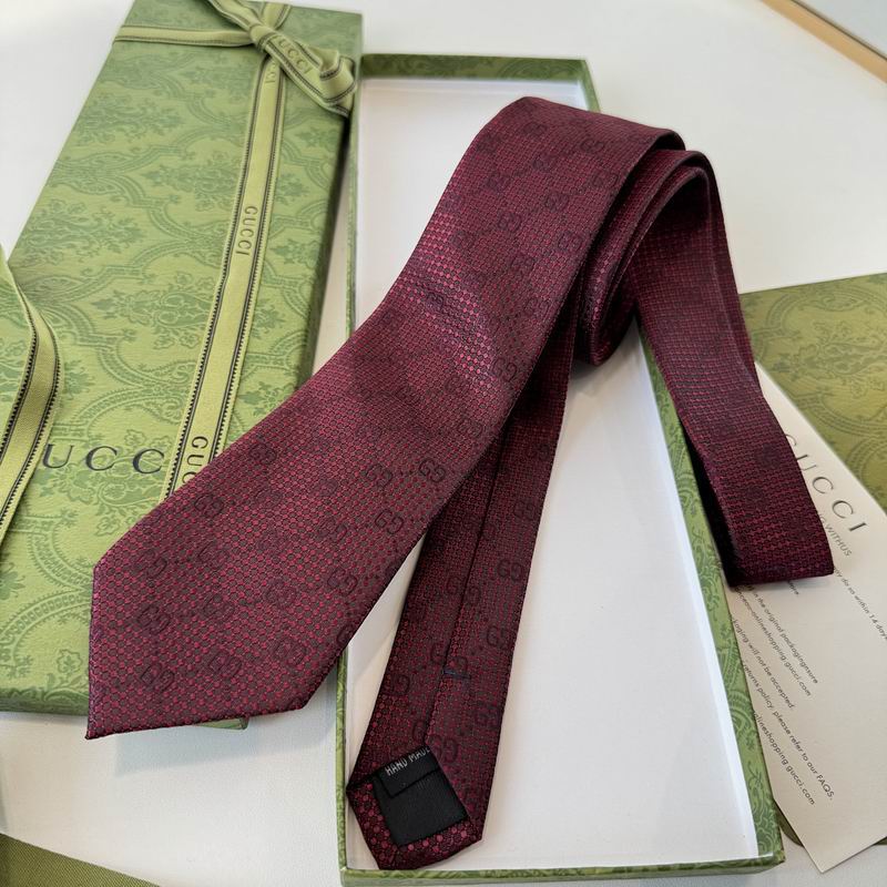 GRAVATA GUCCI DE SEDA COM MONOGRAMA GG