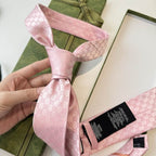GRAVATA GUCCI  DE JACQUARD DE SEDA COM PADRÃO GG