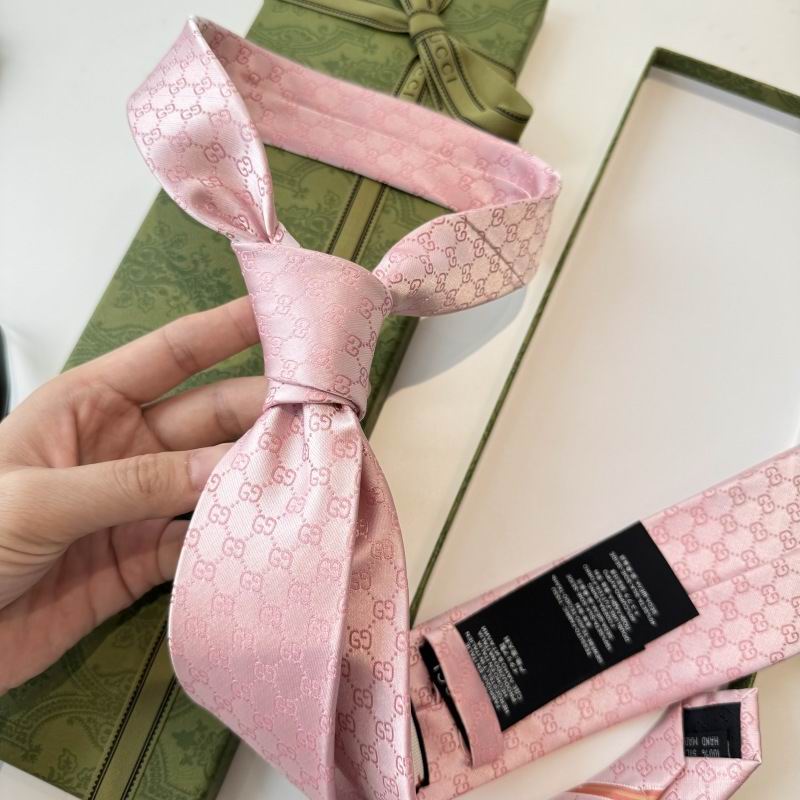 GRAVATA GUCCI  DE JACQUARD DE SEDA COM PADRÃO GG