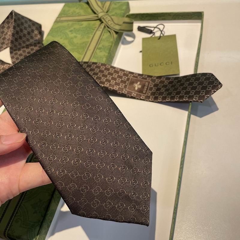 GRAVATA GUCCI DE SEDA COM ESTAMPA DOUBLE G