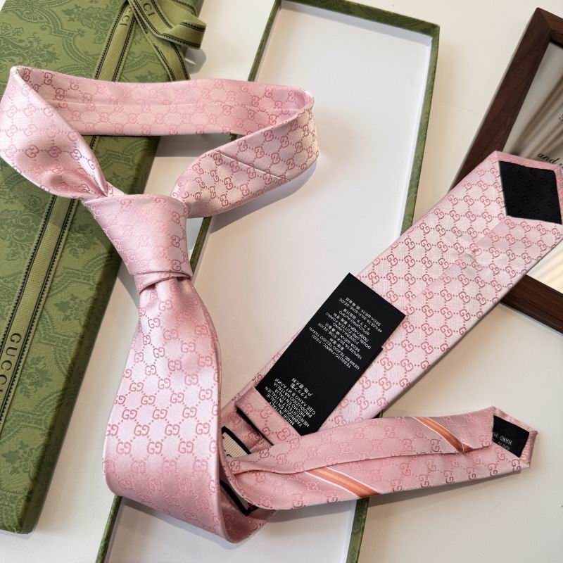 GRAVATA GUCCI  DE JACQUARD DE SEDA COM PADRÃO GG