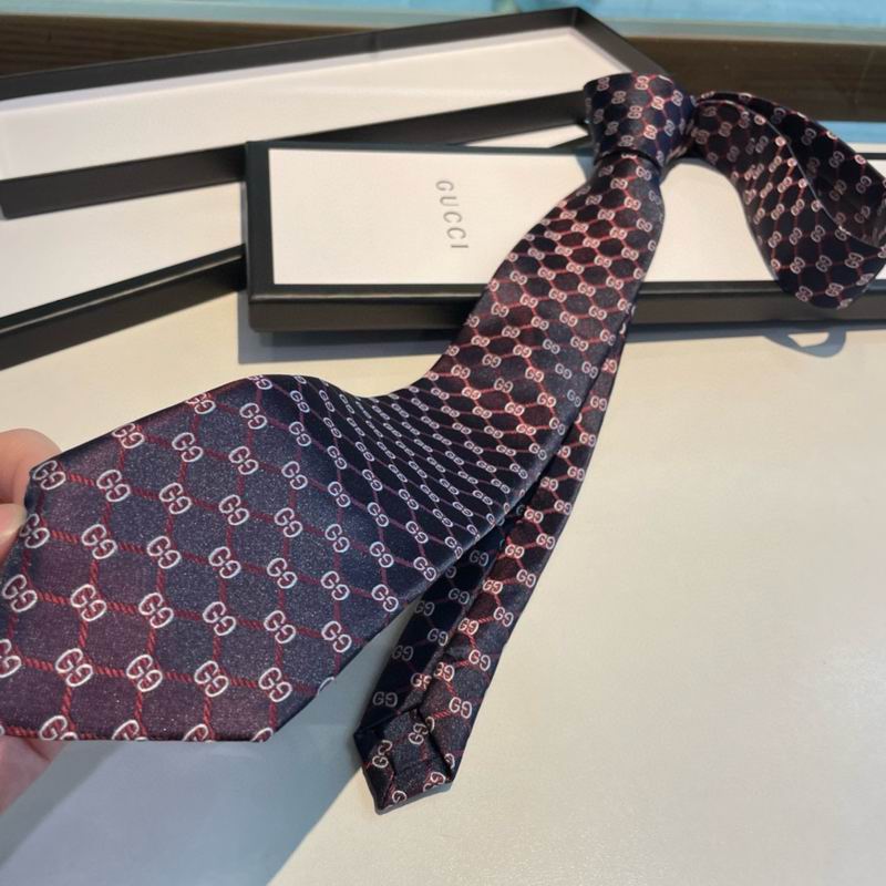 GRAVATA GUCCI  DE SEDA