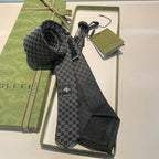 GRAVATA GUCCI DE SEDA COM ESTAMPA DOUBLE G