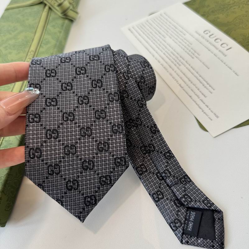 GRAVATA GUCCI DE SEDA COM MONOGRAMA GG