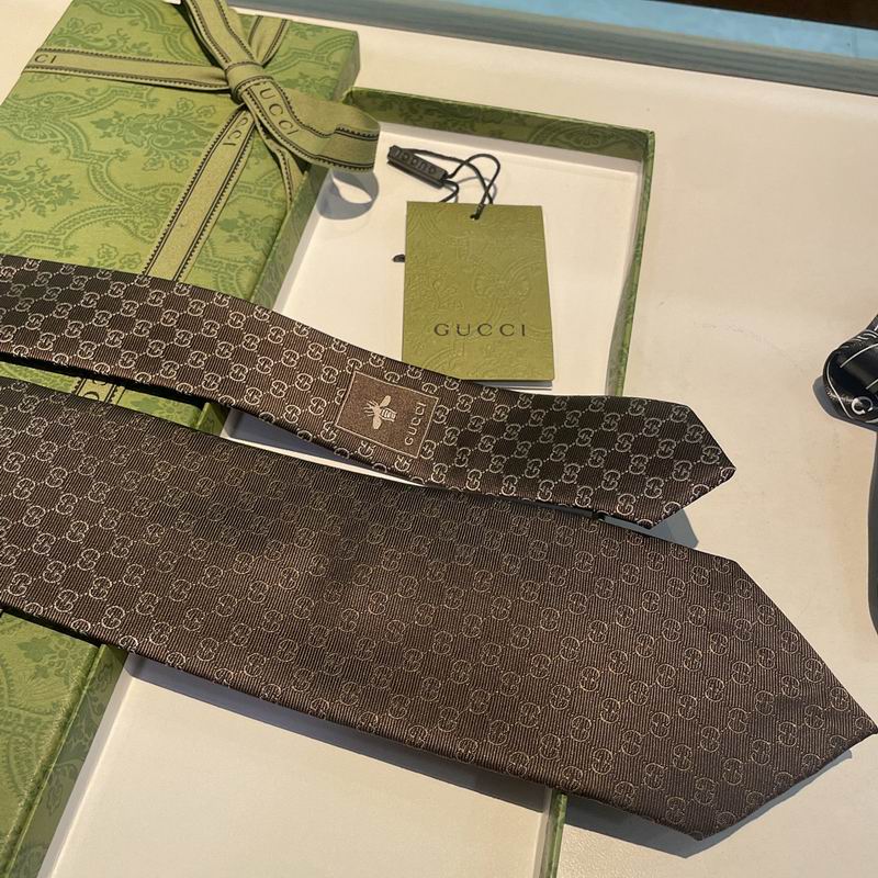 GRAVATA GUCCI DE SEDA COM ESTAMPA DOUBLE G