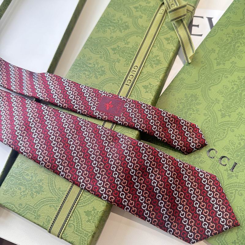 GRAVATA GUCCI  GG HORSEBIT SILK JACQUARD TIE