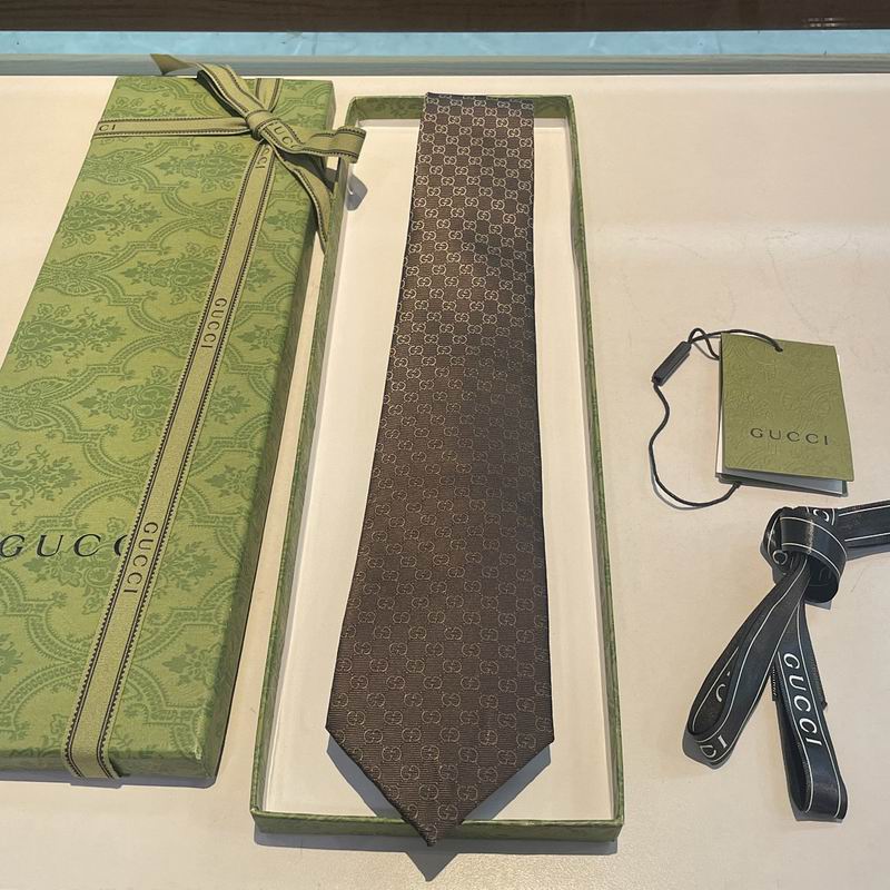 GRAVATA GUCCI DE SEDA COM ESTAMPA DOUBLE G