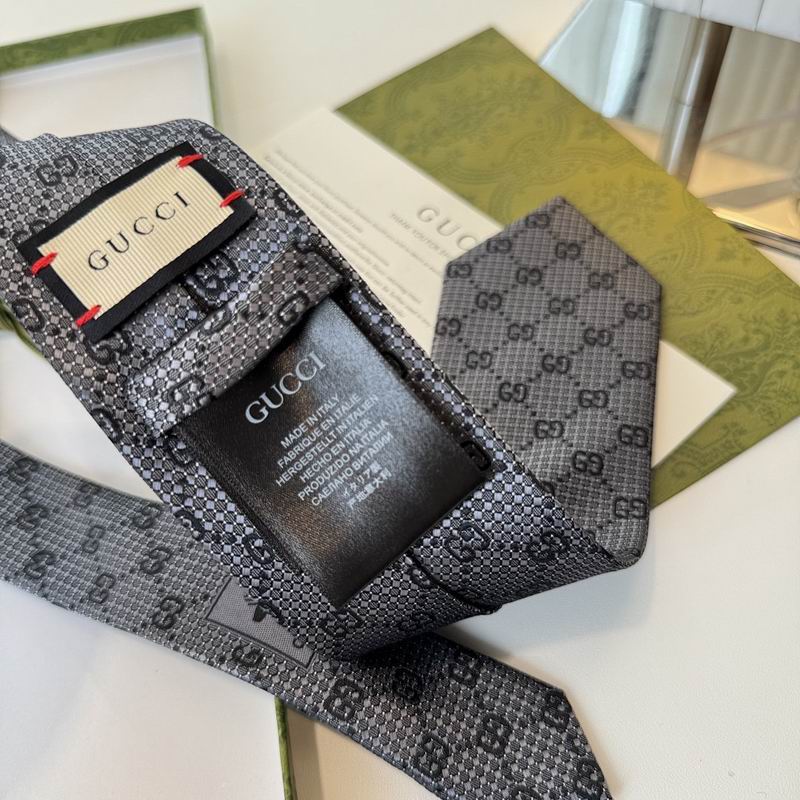 GRAVATA GUCCI DE SEDA COM MONOGRAMA GG