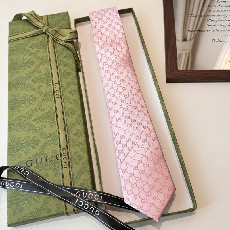 GRAVATA GUCCI  DE JACQUARD DE SEDA COM PADRÃO GG