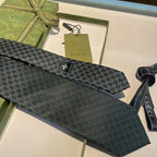 GRAVATA GUCCI DE SEDA COM ESTAMPA DOUBLE G