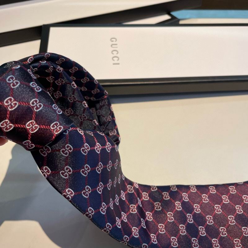 GRAVATA GUCCI  DE SEDA
