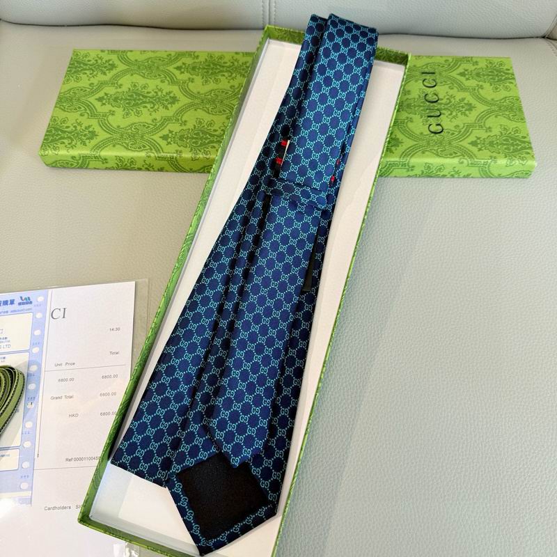 GRAVATA GUCCI  DE JACQUARD DE SEDA COM PADRÃO MINI GG