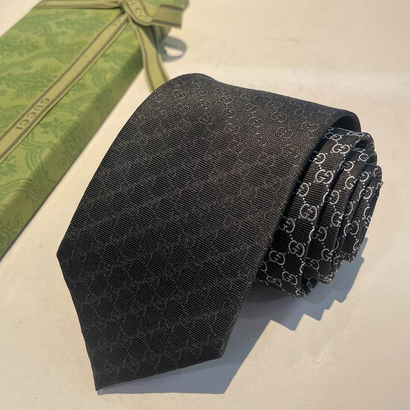 GRAVATA GUCCI DE SEDA COM ESTAMPA DOUBLE G