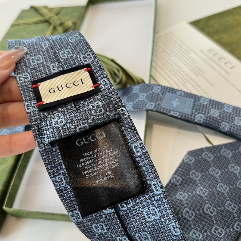 GRAVATA GUCCI DE SEDA COM MONOGRAMA GG