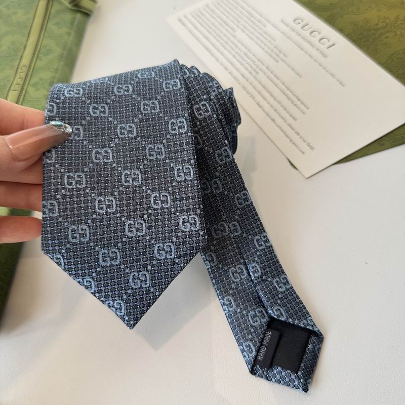 GRAVATA GUCCI DE SEDA COM MONOGRAMA GG