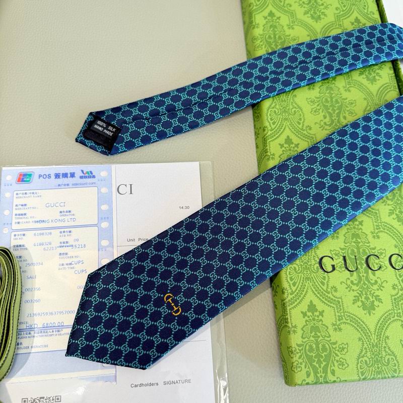 GRAVATA GUCCI  DE JACQUARD DE SEDA COM PADRÃO MINI GG