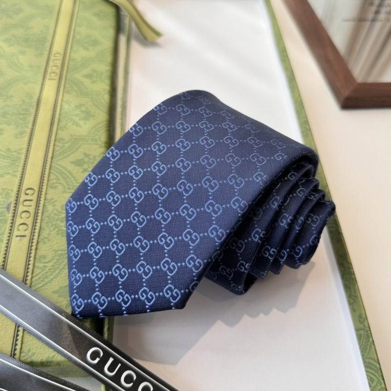 GRAVATA GUCCI  DE JACQUARD DE SEDA COM PADRÃO GG