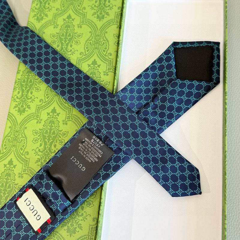 GRAVATA GUCCI  DE JACQUARD DE SEDA COM PADRÃO MINI GG