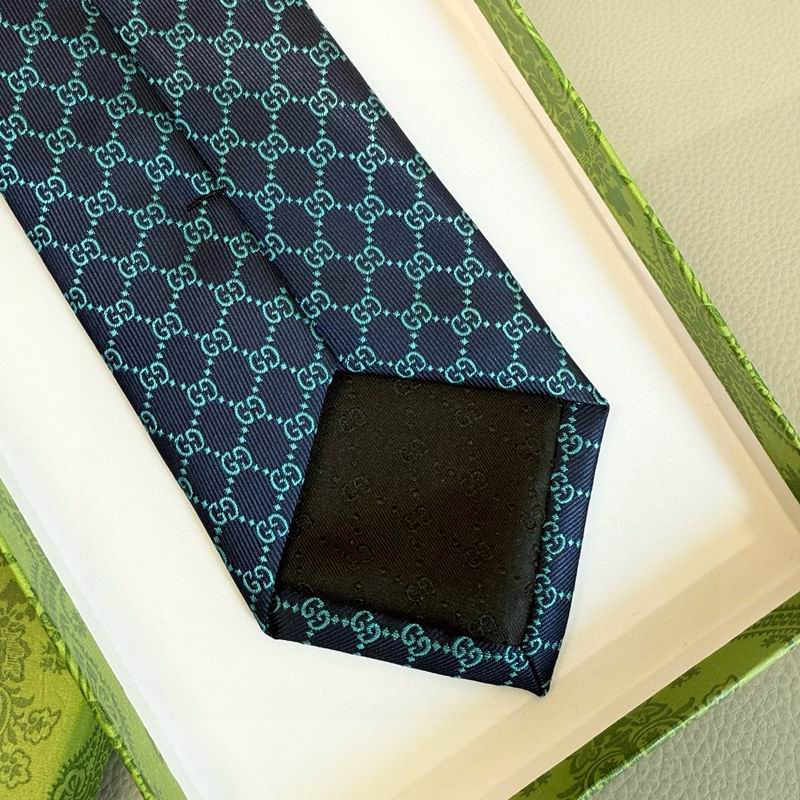GRAVATA GUCCI  DE JACQUARD DE SEDA COM PADRÃO MINI GG