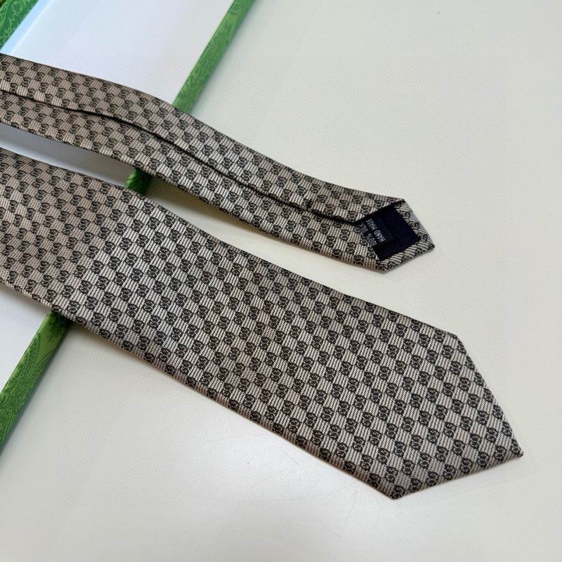 GRAVATA GUCCI GG EM JACQUART DE SEDA
