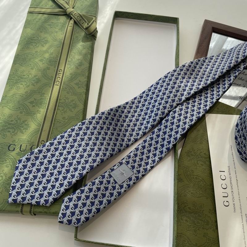 GRAVATA GUCCI INTERLOCKING G CHAIN