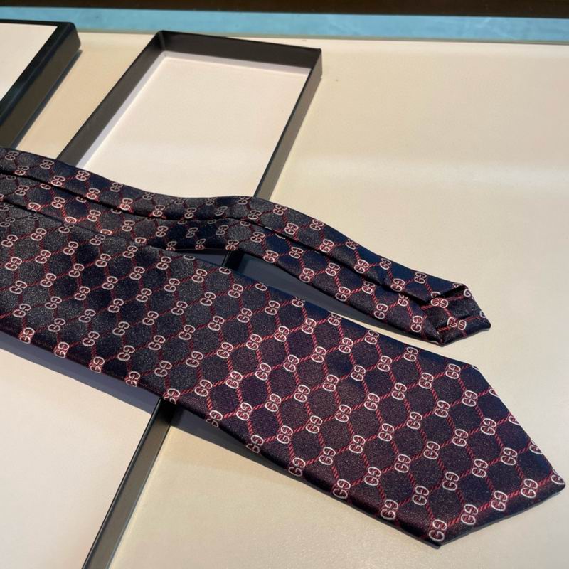 GRAVATA GUCCI  DE SEDA