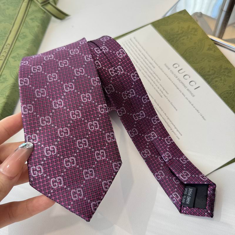 GRAVATA GUCCI DE SEDA COM MONOGRAMA GG