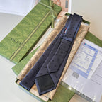GRAVATA GUCCI DE SEDA JACQUART COM ESTAMPA DE ABELHAS GUCCI