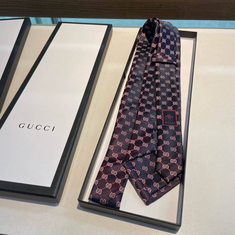 GRAVATA GUCCI  DE SEDA