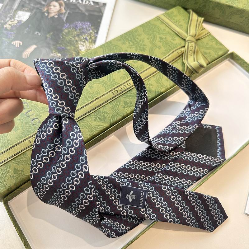 GRAVATA GUCCI  GG HORSEBIT SILK JACQUARD TIE